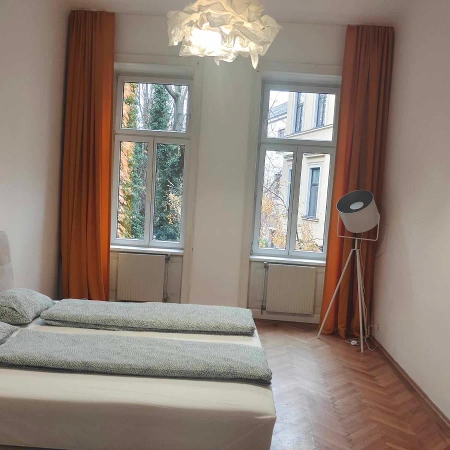 Large 4 Room Apartment In The Center Of Wien Ngoại thất bức ảnh