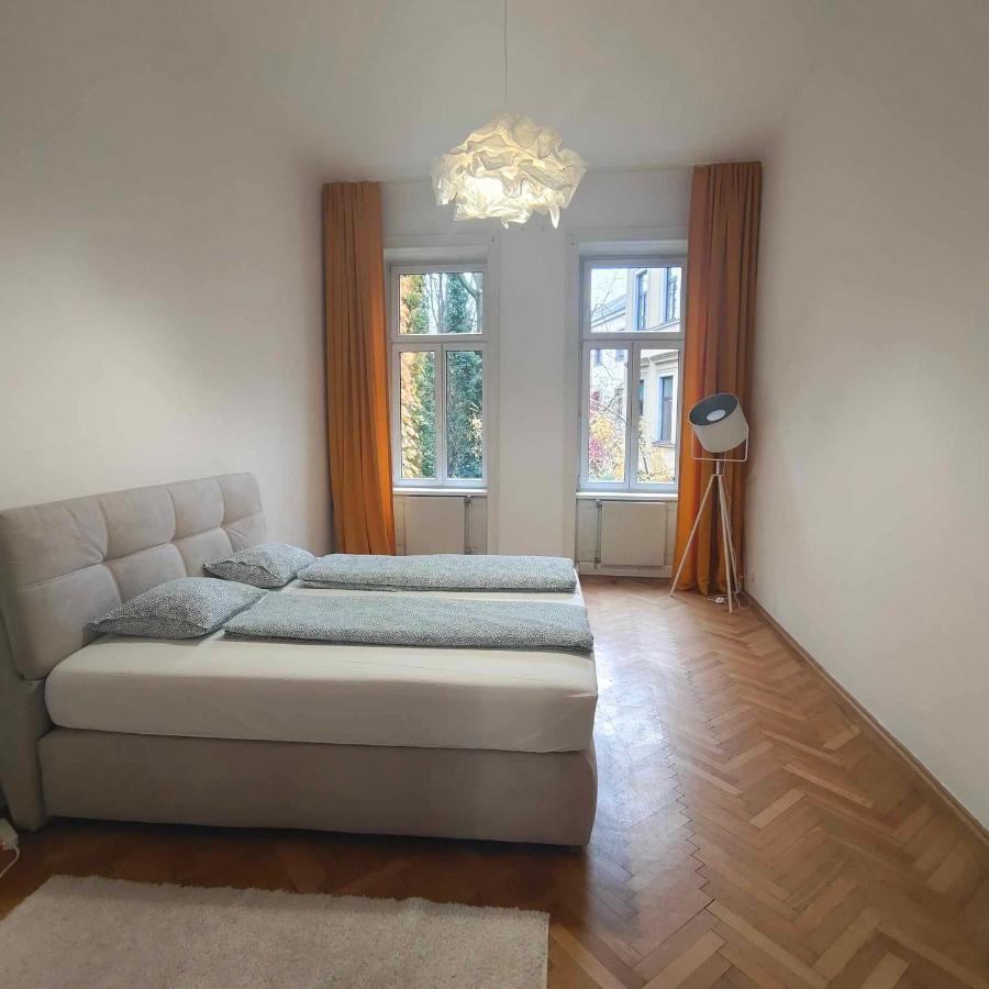 Large 4 Room Apartment In The Center Of Wien Ngoại thất bức ảnh