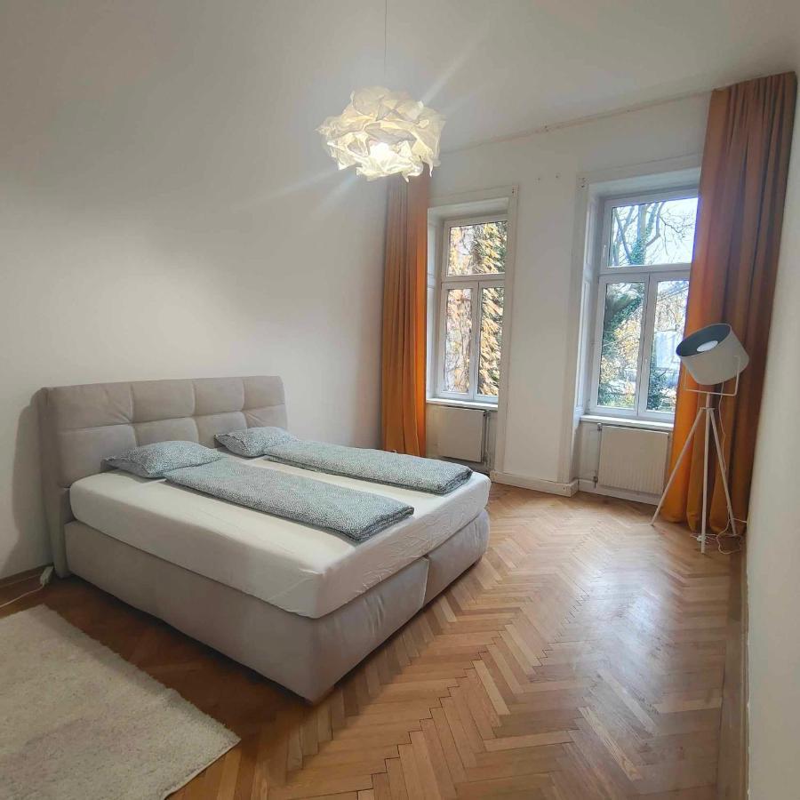 Large 4 Room Apartment In The Center Of Wien Ngoại thất bức ảnh
