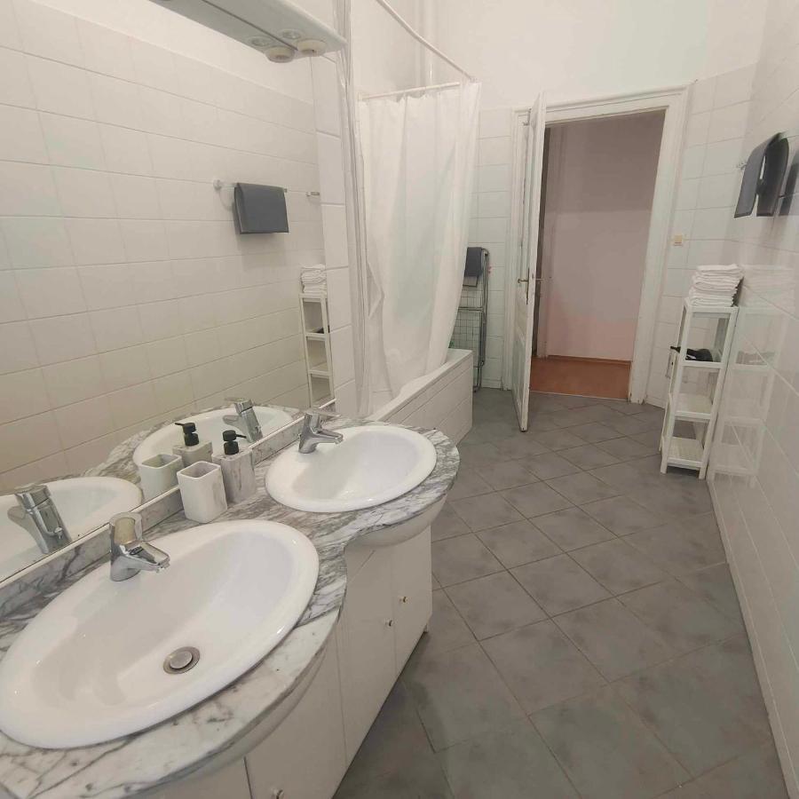Large 4 Room Apartment In The Center Of Wien Ngoại thất bức ảnh