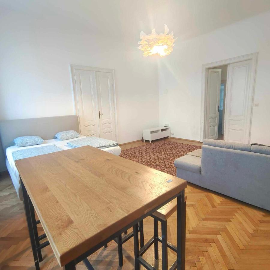 Large 4 Room Apartment In The Center Of Wien Ngoại thất bức ảnh