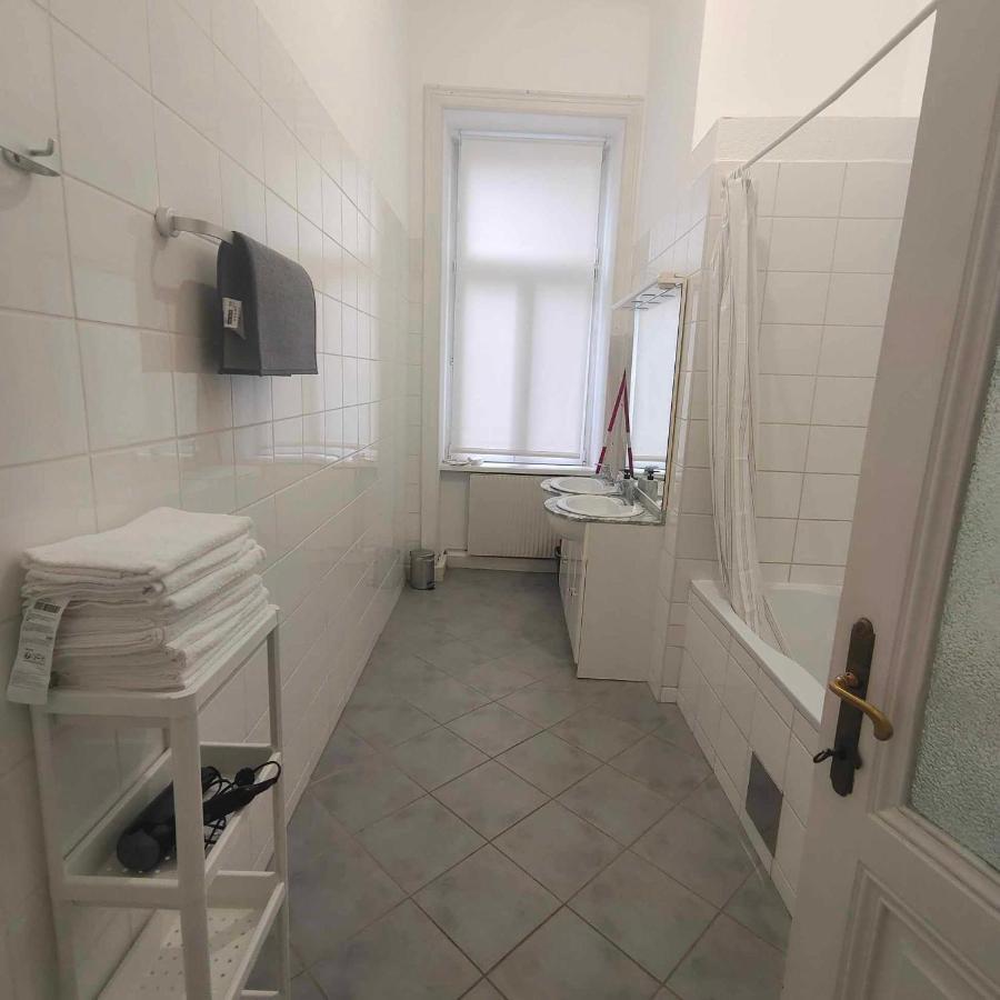 Large 4 Room Apartment In The Center Of Wien Ngoại thất bức ảnh